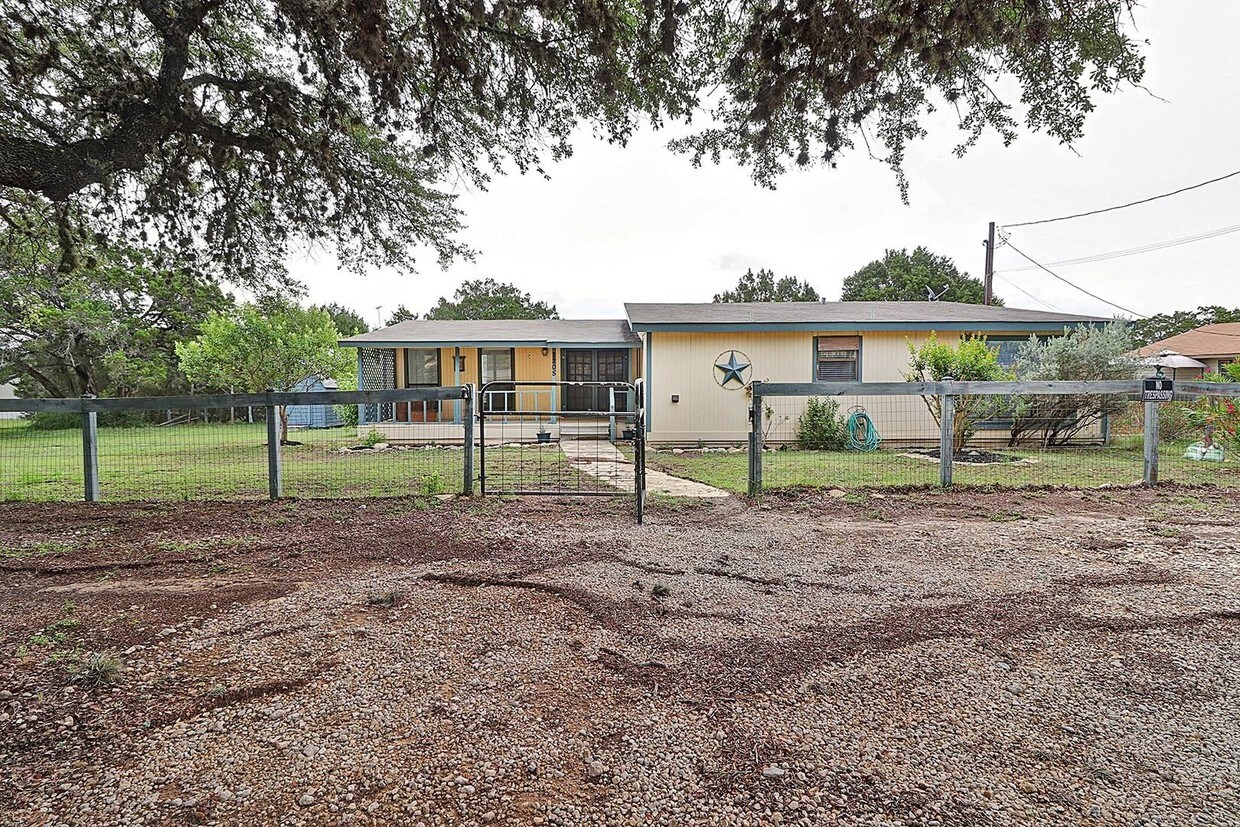Primary Photo - 3 br, 2 bath House - 2205 Potters Creek Rd