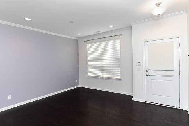 Foto del edificio - Price Drop! Live Mintues from Duke and Dow...