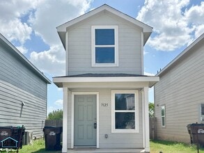Building Photo - 7125 Elm Cv
