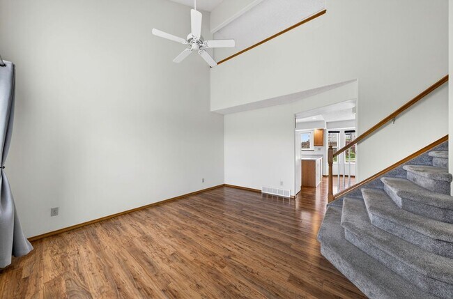 Building Photo - 5660 Many Springs Dr