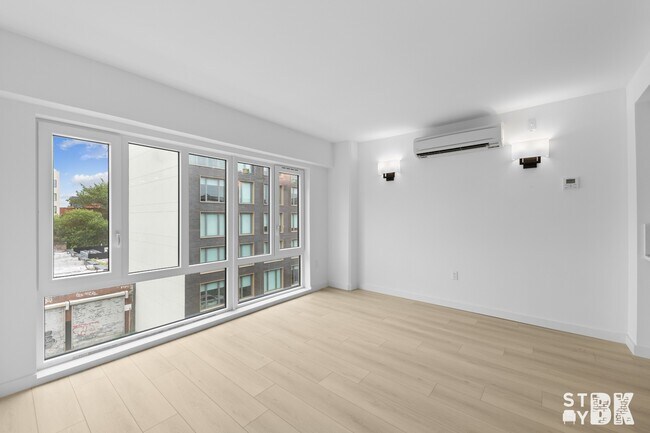Foto del edificio - 227 Clarkson Ave