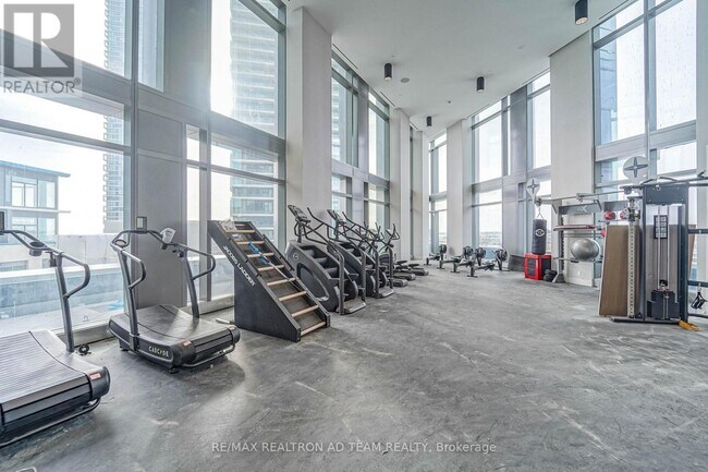 Photo du bâtiment - 1000-1000 Portage Pkwy