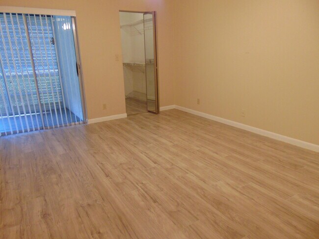 Building Photo - 3212 Strawflower Way