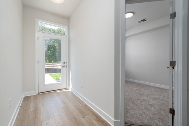 Foto del edificio - 12833 Red Clover Wy