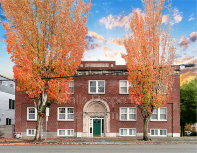 Foto principal - 6402 Phinney Ave N
