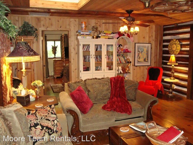 Building Photo - 2 br, 2 bath House - 560 Waddell Dr.