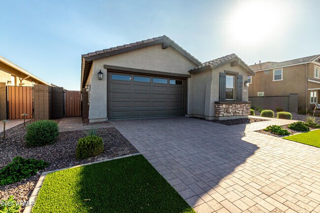 Foto del edificio - 3451 W Verde River Rd