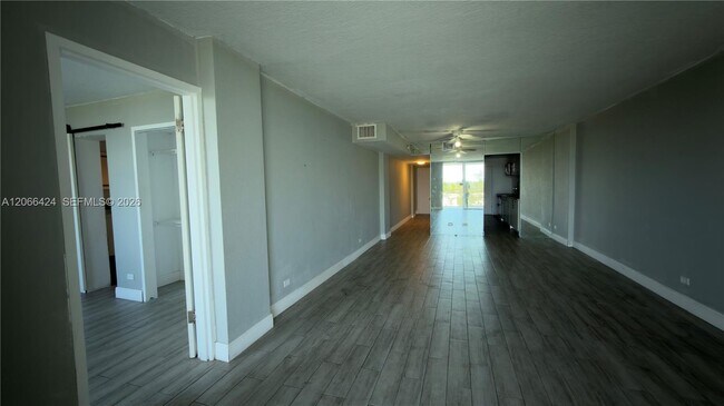 Building Photo - 3660 NE 166th St
