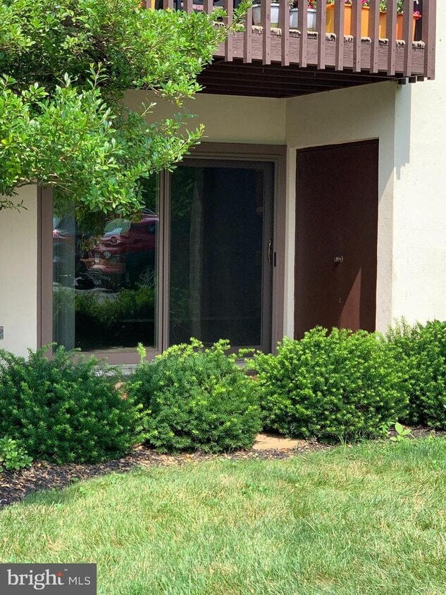 Foto principal - 107 Raintree Ln