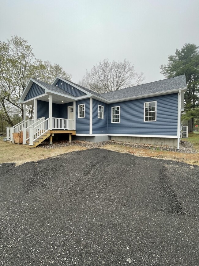 Building Photo - 144 River Common Rd