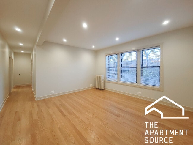 Foto del edificio - 4949 N Oakley Ave