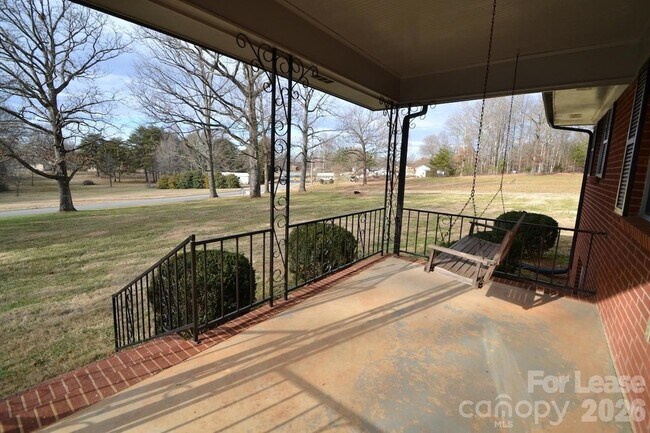 Foto del edificio - 2590 Otis Dellinger Rd