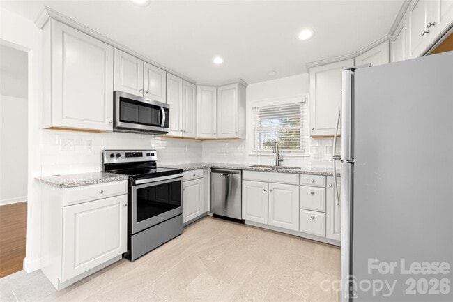 Building Photo - 4005 Abbeydale Dr