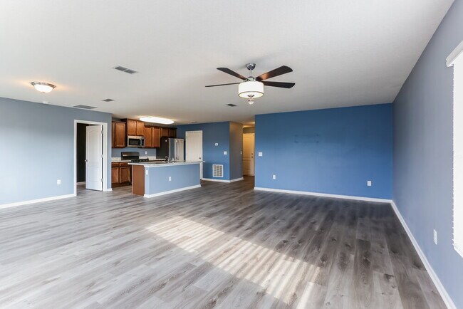 Foto del edificio - 12394 Glimmer Wy