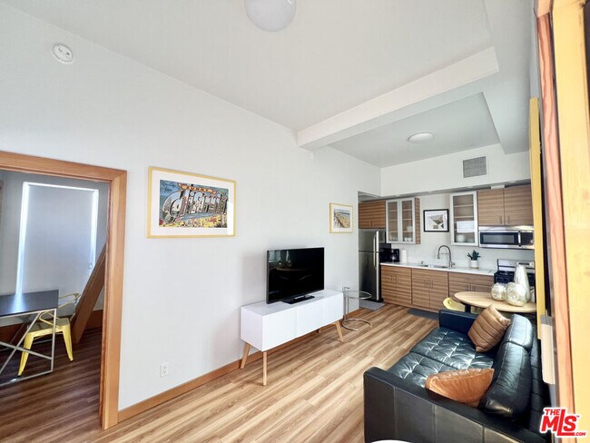 Foto del edificio - 507 N San Vicente Blvd