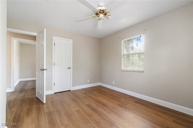 Foto del edificio - 5020 Hickory Wood Dr