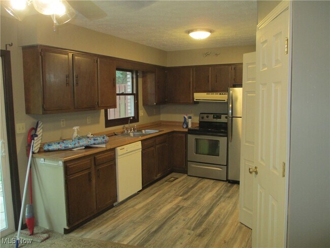 Foto del edificio - 1340 McFarland Rd