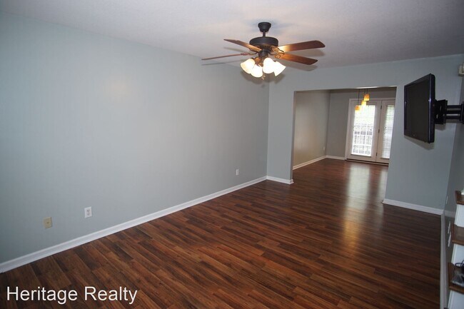 Building Photo - 2 br, 1.5 bath House - 818 Coleville Way