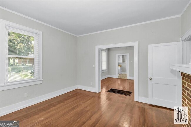 Foto del edificio - 1926 Howard Ave