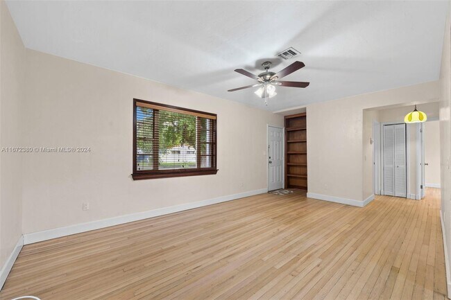 Foto del edificio - 5910 SW 13th Terrace