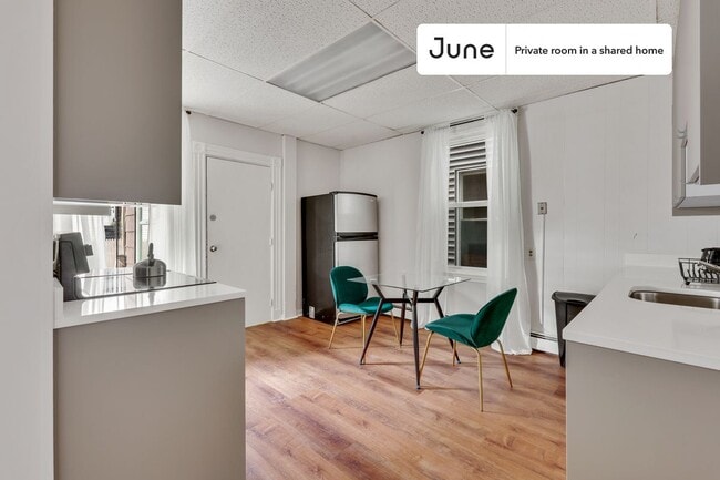 Building Photo - Room in Shared 3 bed/1 bath home