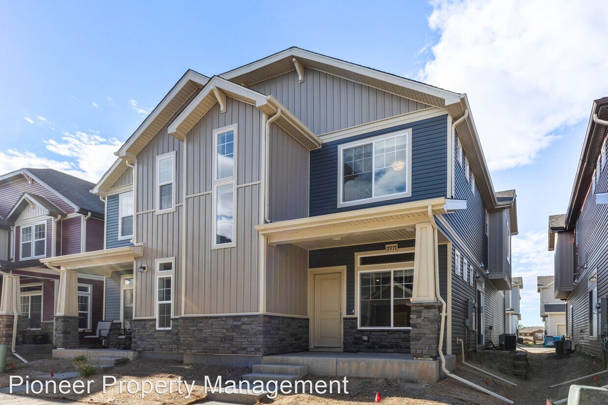 Foto principal - 3 br, 2.5 bath House - 17977 E 103rd Ave