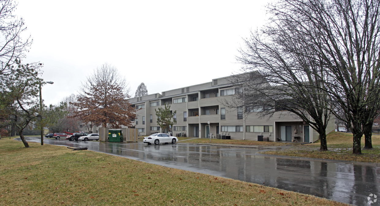 Foto del edificio - Clear Springs Apartments