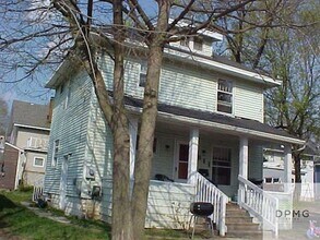 Building Photo - 811 Summerville Ave