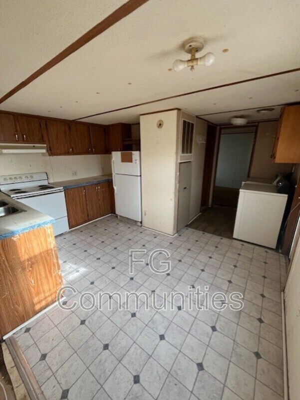 Building Photo - 100 2nd Ave SE