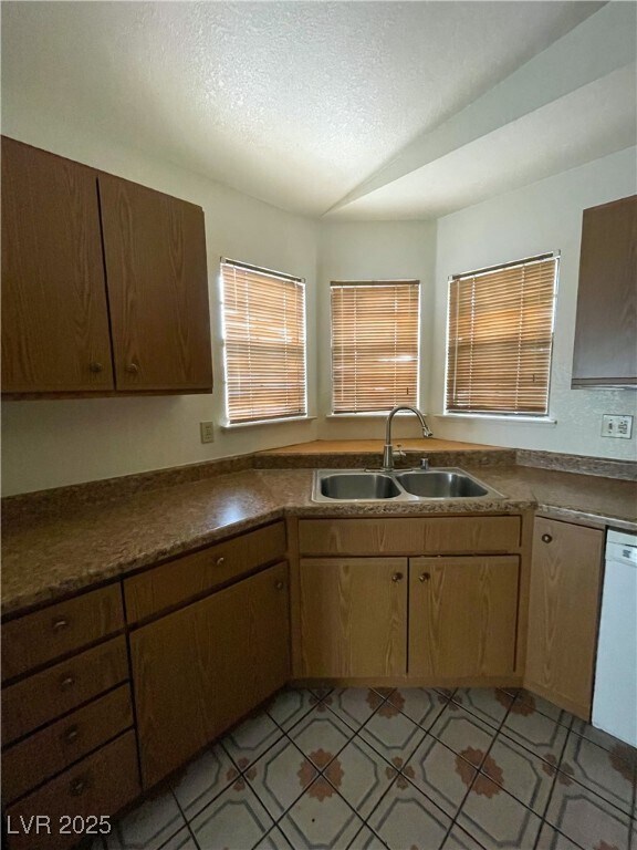 Foto del edificio - 7440 Lattimore Dr