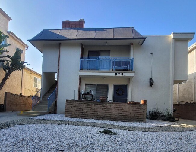 Foto del edificio - 3731 Canfield Ave