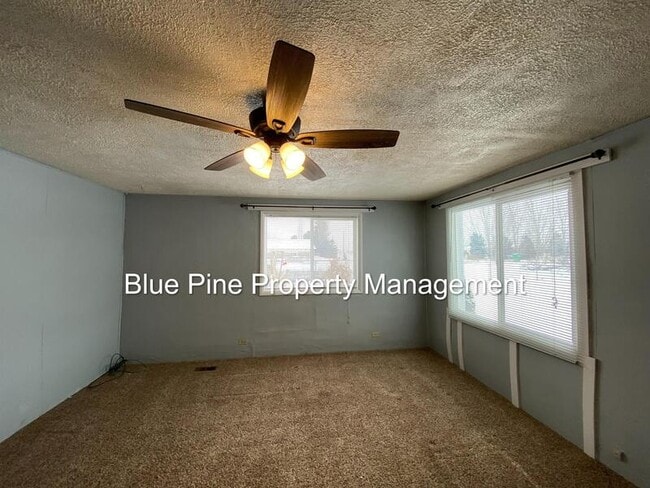 Building Photo - 53 N 4400 E