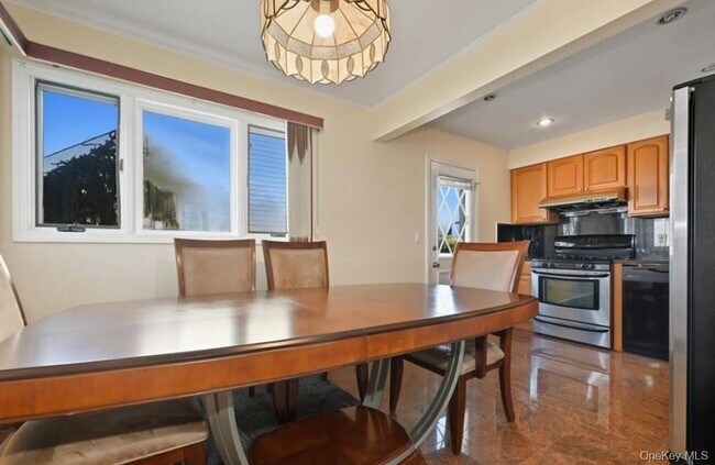 Foto del edificio - 162 Crown Ave