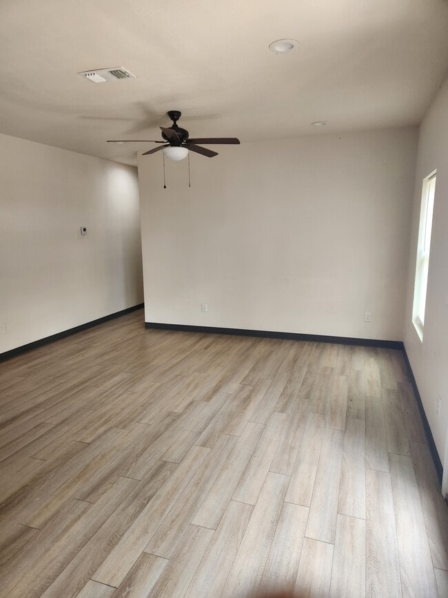 Building Photo - 22806 Shady Forest Dr