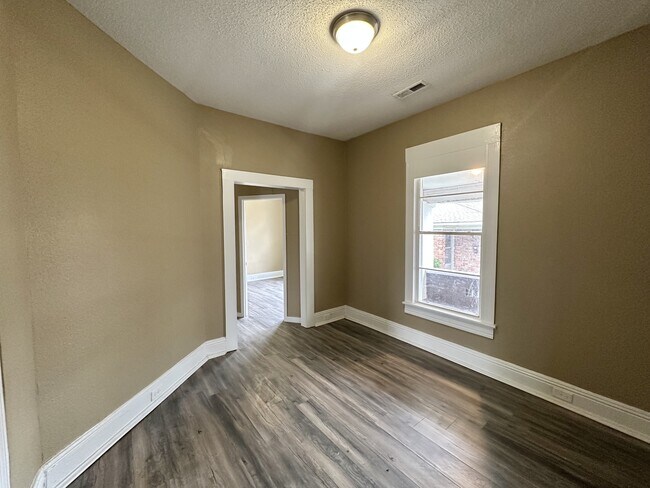 Building Photo - 1213 Alabama Ave SW