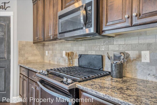 Building Photo - 5 br, 3.5 bath House - 20002 NE 83rd Street