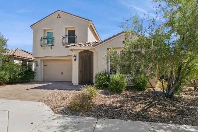 Foto del edificio - Welcome to this Charming 5 bedroom, 3.5 ba...