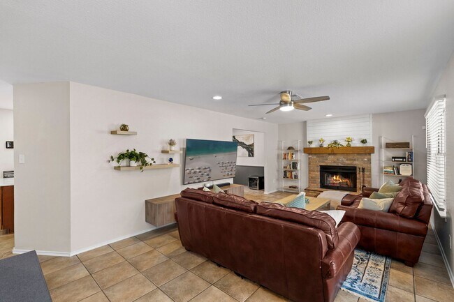 Foto del edificio - 3 Bedroom/2.5 Bath Northwest Park Subdivision
