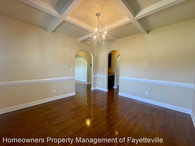 Building Photo - 4 br, 2.5 bath House - 3405 Castlefield Ln