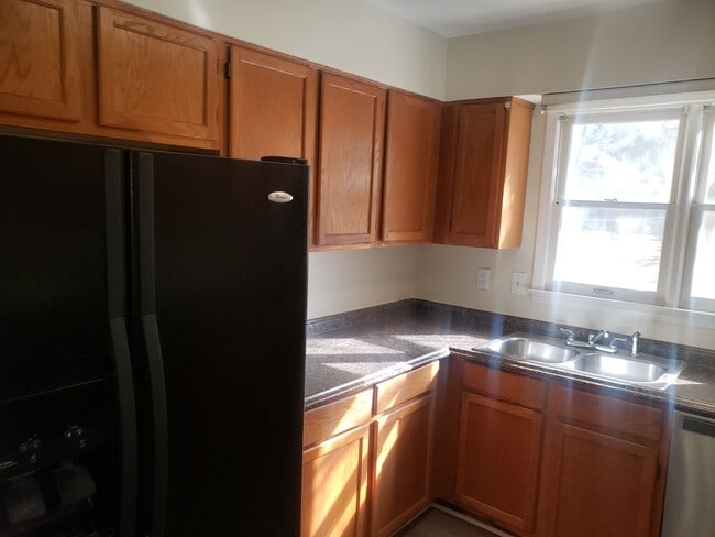 Building Photo - 2BR Townhouse in Avondale