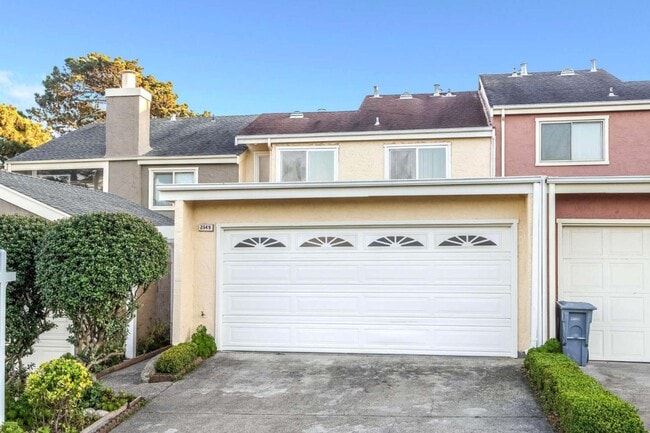 Building Photo - 2549 Olmstead Ct