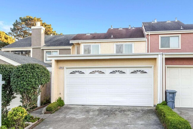 Foto del edificio - 2549 Olmstead Ct