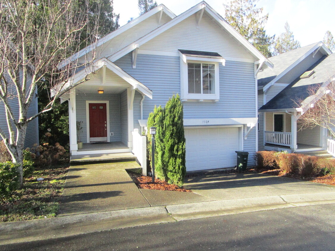 Foto principal - 3 Bedroom, 2 bathroom Home in Gig Harbor