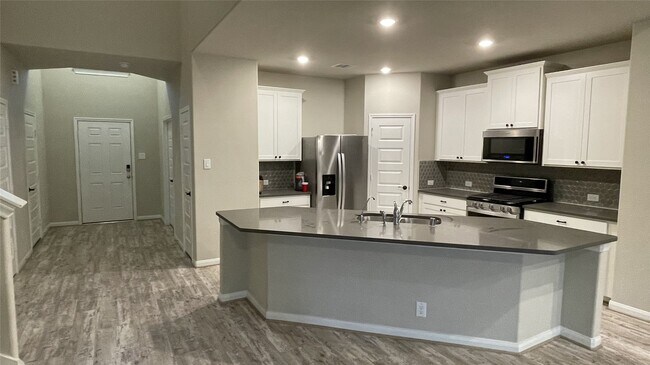 Building Photo - 5802 Golden Peak Ln