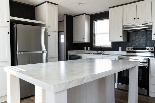 Building Photo - 129 Ponderosa Way