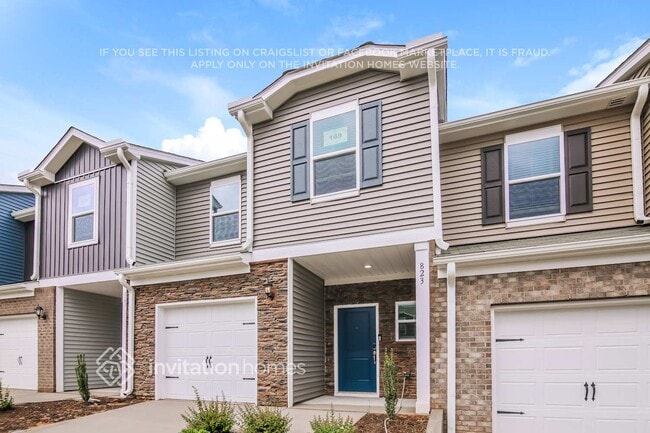 Building Photo - 823 Holiday Pk Ln