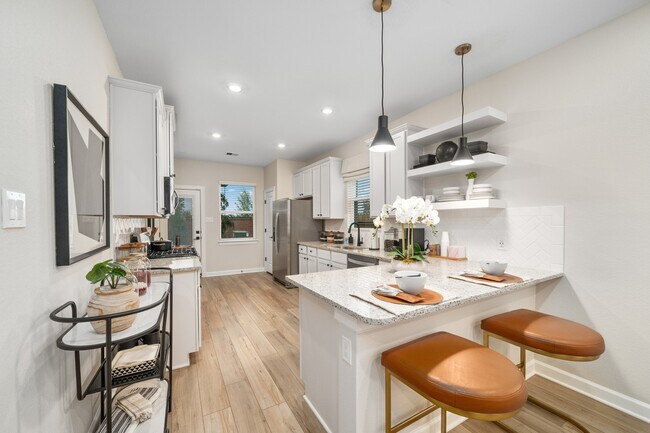 Building Photo - 3012 Myrtle Sunset Dr