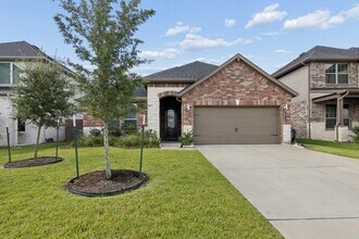 Building Photo - 28335 Halle Ray Dr