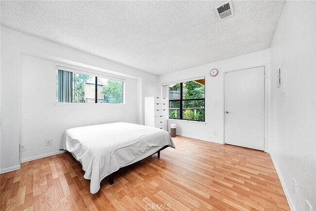 Foto del edificio - 10655 Lemon Ave