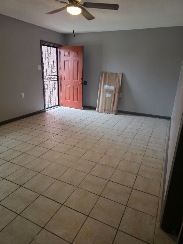 Building Photo - 7819 Sail St